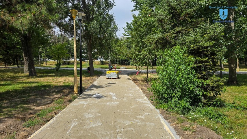 primaria constanta alei pietonale reabilitate un spatiu verde si mobilier urban modern in parcul tabacarie