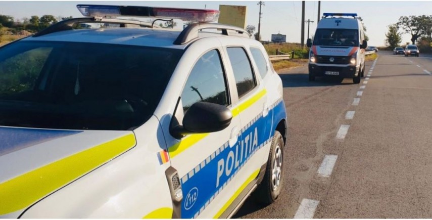 Știri Constanta azi: Accident rutier intre doua masini, in Palazu Mare. Una din masini, rasturnata  