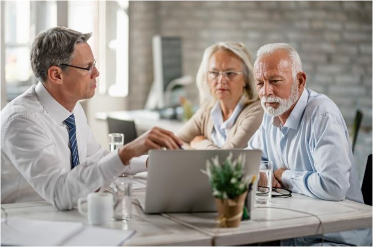 Romancele pot beneficia de pensionare anticipata cu sau fara penalizare! Vezi aici care sunt conditiile!