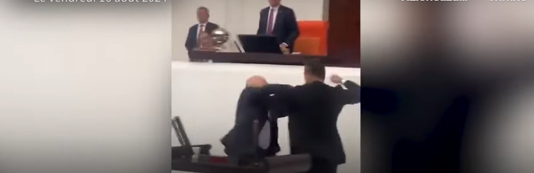 Violente in Parlamentul turc. Cel putin doi deputati au fost raniti intr-o incaierare (VIDEO) 