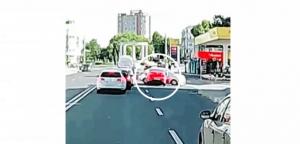 Accidentul de la Mangalia, surprins de o cameră de bord! Un autoturism s-a răsturnat lângă o stație Peco (FOTO+VIDEO)