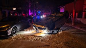 Constanța Un șofer beat s-a răsturnat cu mașina la intersecția străzilor Castanilor cu Mihai Viteazu! Alte două mașini avariate (GALERIE FOTO+VIDEO)  