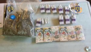Percheziții România Persoană suspectată de trafic de droguri de risc, reținută de polițiști