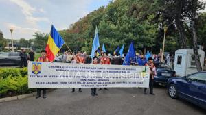 LIVE VIDEO Start Festivalului Internațional al Dansului, Cântecului și Portului Popular Turco-Tătar. Parada Portului Popular la Constanța, nota de culoare din municipiu (FOTO+VIDEO)              