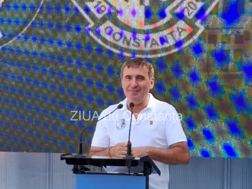 Gheorghe Hagi si Ilie Dumitrescu au dezvelit monumentul dedicat Generatiei de Aur   