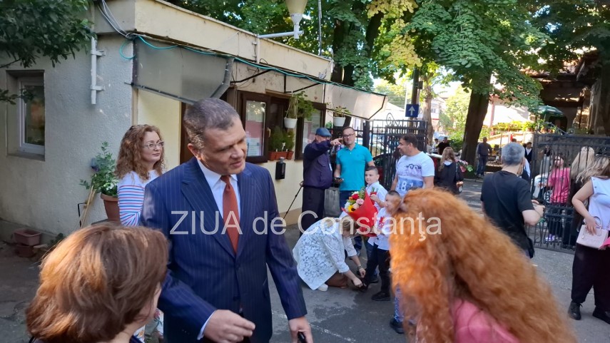 prefectul silviu cosa si inspectorul general al isj constanta sorin mihai la deschiderea noului an scolar