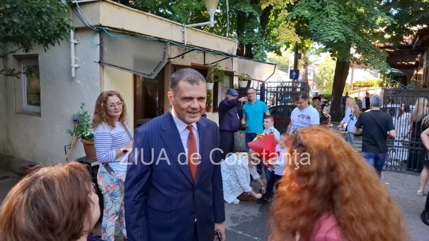 prefectul silviu cosa si inspectorul general al isj constanta sorin mihai la deschiderea noului an scolar