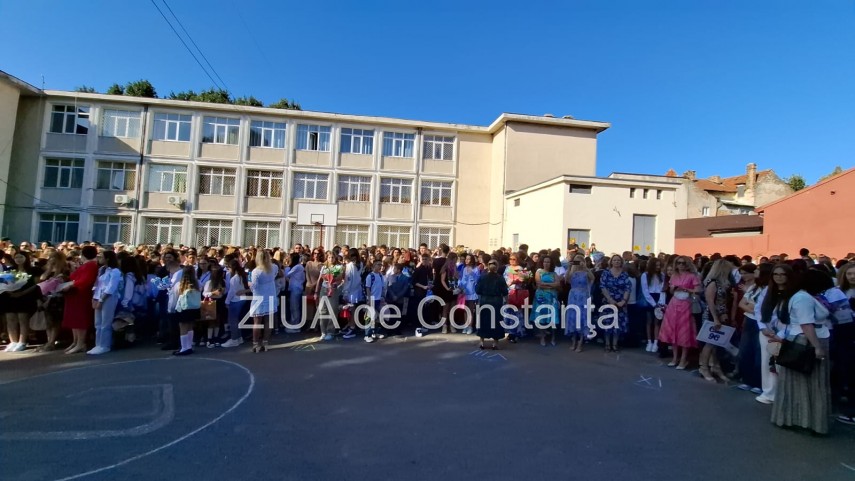prefectul silviu cosa si inspectorul general al isj constanta sorin mihai la deschiderea noului an scolar
