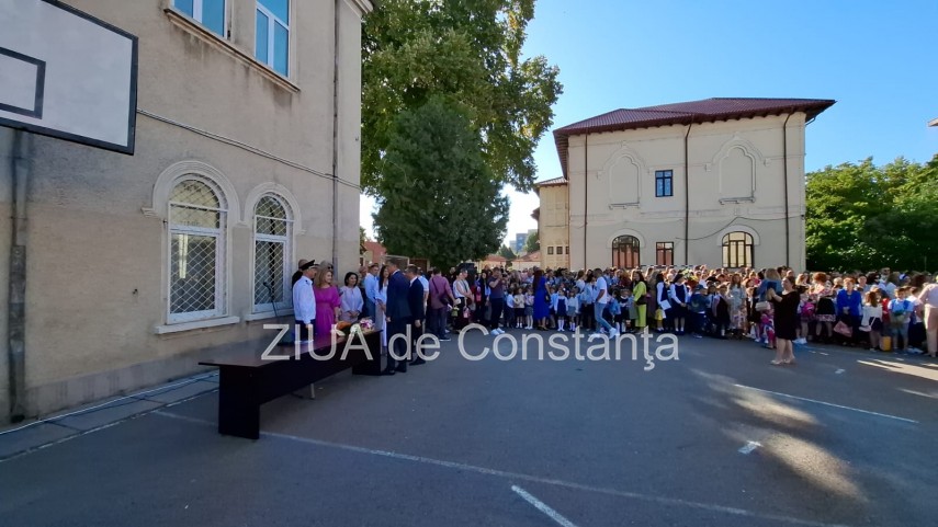 prefectul silviu cosa si inspectorul general al isj constanta sorin mihai la deschiderea noului an scolar