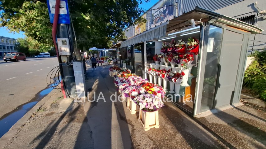 obiceiurile oamenilor s au schimabt florariile din constanta pregatesc aranjamente pentru prima zi de