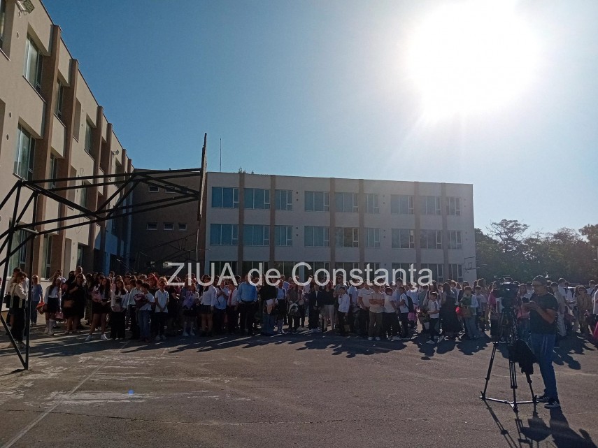 primarul chitac la deschiderea anului scolar la liceul traian din constanta foto 870221
