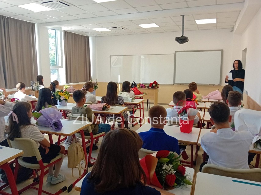 primarul chitac la deschiderea anului scolar la liceul traian din constanta foto 870221