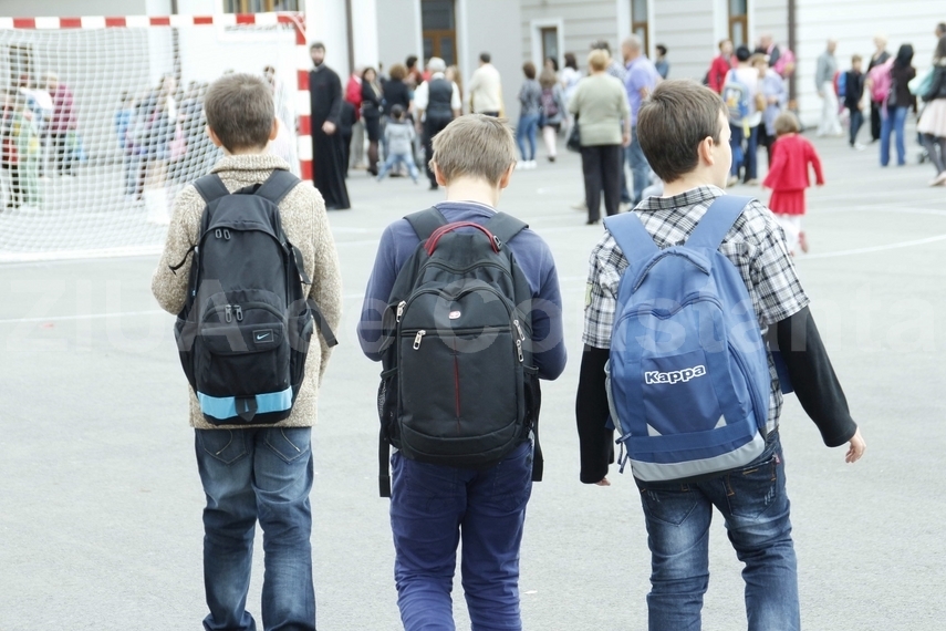 Un nou an scolar incepe azi, 9 septembrie 2024. Emotii si sperante pentru elevi si profesori 