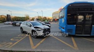 UPDATE Accident rutier în zona Dacia din Constanța! O tânără, accidentată pe trecerea de pietoni (GALERIE FOTO+VIDEO)      