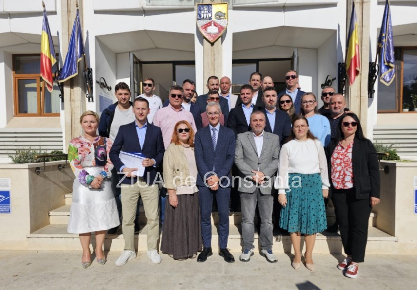 LIVE VIDEO+TEXT: USR Constanta depune listele candidatilor pentru alegerile parlamentare la Biroul Electoral (GALERIE FOTO+VIDEO)         