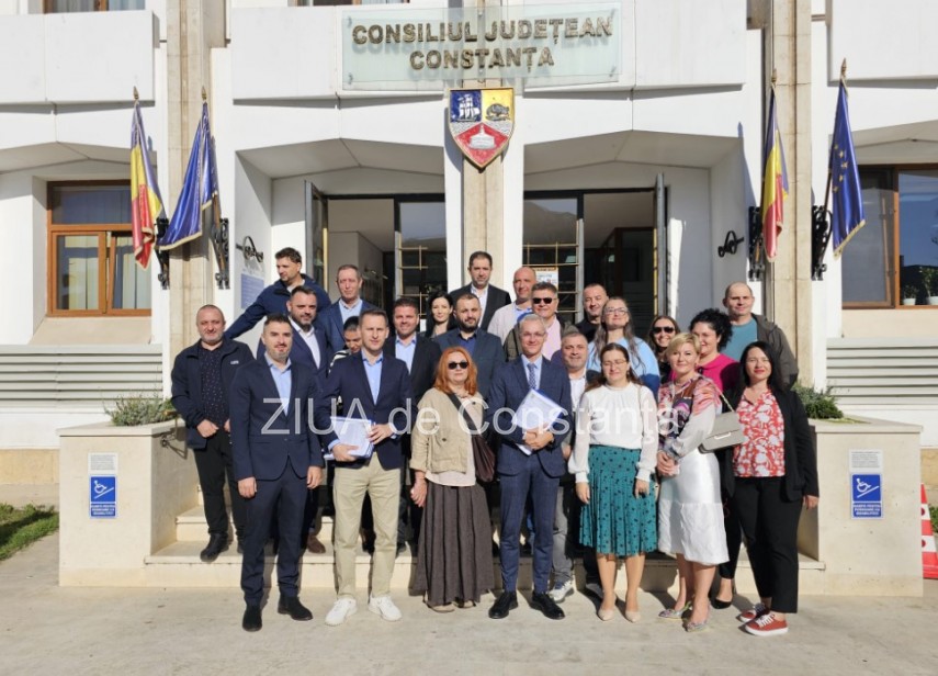 LIVE VIDEO+TEXT: USR Constanta depune listele candidatilor pentru alegerile parlamentare la Biroul Electoral (GALERIE FOTO+VIDEO)      