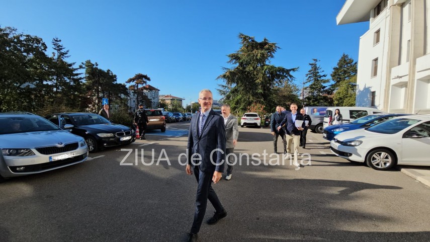 LIVE VIDEO+TEXT: USR Constanta depune listele candidatilor pentru alegerile parlamentare la Biroul Electoral (GALERIE FOTO+VIDEO)