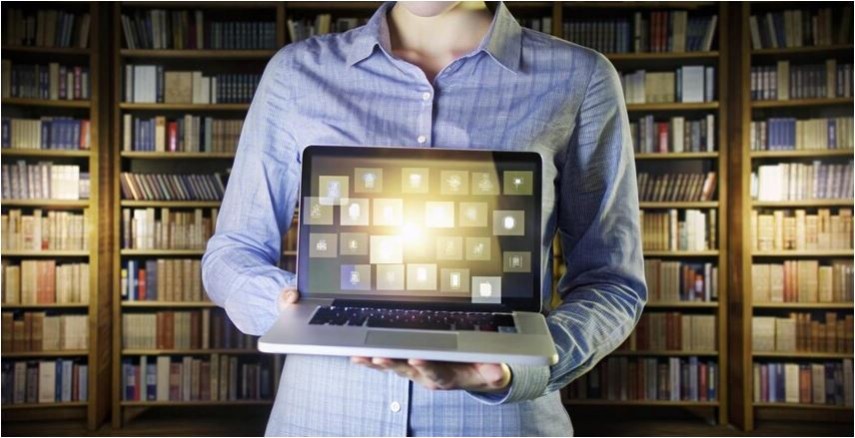 Biblioteca virtuala. Sursa - freepik.com