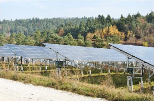 Ministerul Energiei a semnat primul contract de finanțare pentru construirea unei fabrici de panouri fotovoltaice