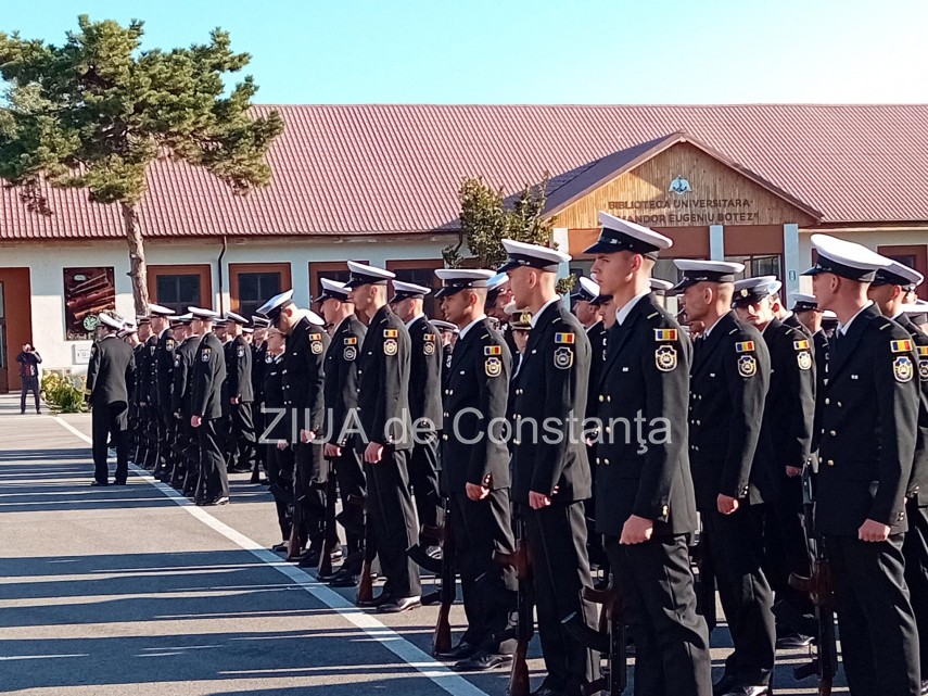 LIVE Constanta: Emotii pentru studentii si elevii militari din Fortele Navale Romane din Constanta. Ceremonie de depunere a Juramantului Militar, in prezenta parintilor si a oficialitatilor (FOTO+VIDEO)  