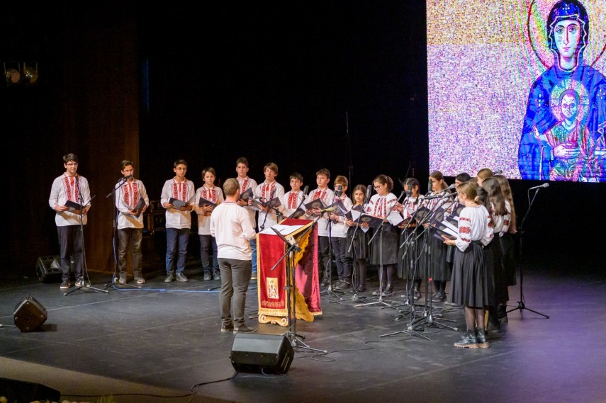 Caravana Crestina isi continua itinerarul: Nektaria Karantzi, o voce reprezentativa la nivel mondial din domeniul muzicii bizantine, pe scena Casa de Cultura din Constanta (GALERIE FOTO + VIDEO) 