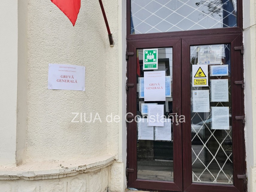 stiri angajatii serviciului judetean al arhivelor nationale constanta in greva galerie foto 877373