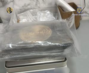 Trafic de droguri de mare risc în zona Capitalei! Mai mulți suspecți, arestați preventiv