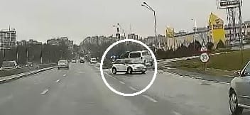 Pericol pe strazile din Constanta: O soferita teribilista a intrat pe contrasens pe bulevadul Tomis (VIDEO)