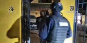 Rețea de proxeneți destructurată de procurorii DIICOT! Zeci de fete, victime ale suspecților (VIDEO)