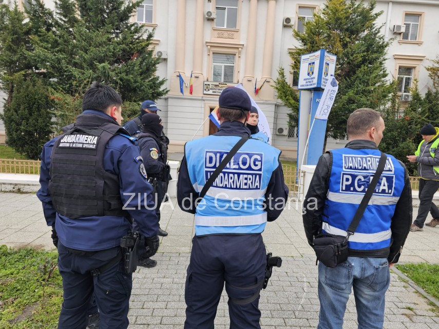 Un nou protest al politistilor in fata sediului IPJ Constanta (GALERIE FOTO+VIDEO)