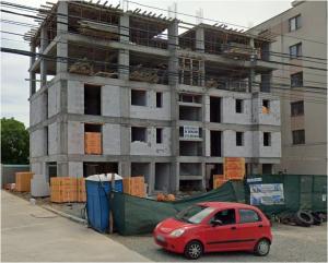 Blocul de patru etaje ridicat de Karelia Concept SRL pe strada Baba Novac din Constanța crește pe verticală 