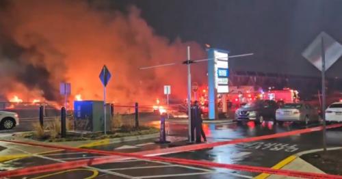 Alt accident aviatic în SUA Un avion s-a prăbușit lângă un mall în Philadelphia. Mai multe case au fost cuprinse de flăcări (VIDEO)