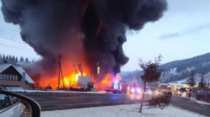 Mesaj RO-Alert pentru Suceava. Incendiu puternic la o fabrică de anvelope! (FOTO+VIDEO)       