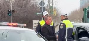 Oprire surpriză Poliția Capitalei i-a oferit lui Gică Hagi un tort de ziua lui (FOTO+VIDEO)