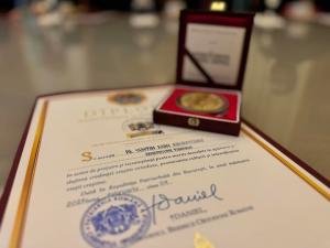 Viceprimarul Constanței, Costin Răsăuțeanu, onorat cu o distincție de la Patriarhul Daniel la Centenarul Patriarhiei