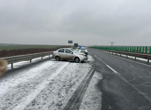 UPDATE Accident în lanț pe Autostrada A2 în zona Medgidia, județul Constanța! Mai multe mașini, implicate! Pe mai multe drumuri este format polei (GALERIE FOTO+VIDEO)   