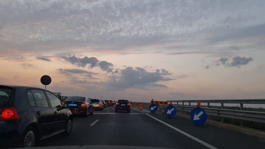 UPDATE: Accident in lant pe Autostrada A2 in zona Medgidia, judetul Constanta! Mai multe masini, implicate! Pe mai multe drumuri este format polei 