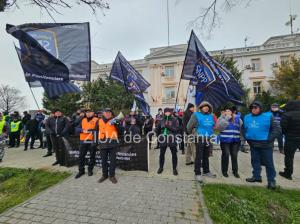 LIVE-VIDEO Polițiștii constănțeni protestează în fața sediului IPJ Constanța -„​Am primit doar promisiuni” (FOTO+VIDEO)           