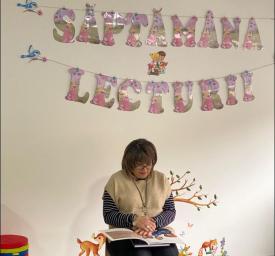 Vicepreședintele CJ Tulcea, Lavinia Vizauer, la ora de lectură, alături de copiii de la Grădinița nr. 18