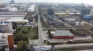 Alertă de incendiu la Petromidia! Imagini surprinse din dronă cu Rafinăria de la Năvodari (GALERIE FOTO+VIDEO)