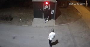 Un grup de persoane vandalizează toaleta SMART din parcul Victoria din Tulcea (FOTO+VIDEO)