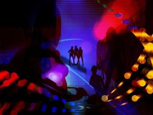 Știri România Sume uriașe din prostituție, introduse în circuitul legal printr-o firmă. Tineri arestați preventiv  