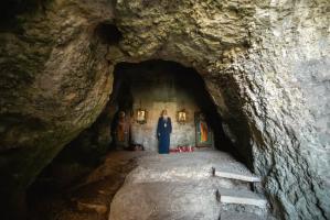  Programul liturgic al ÎPS Teodosie, Arhiepiscopul Tomisului, în zilele de 1 și 2 martie 2025