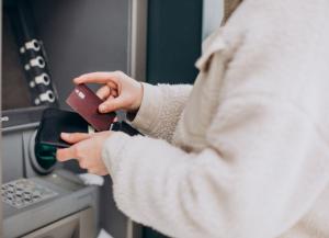 Executare silită la Constanța O bancă solicită confirmarea popririi asupra debitorilor Misu și Darlaiani Stere 