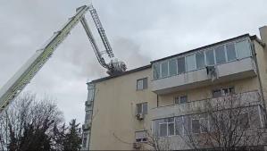 UPDATE Incendiu la un bloc de pe strada Horia Agarici din Constanța! Intervin mai multe echipaje de salvatori (FOTO+VIDEO)            