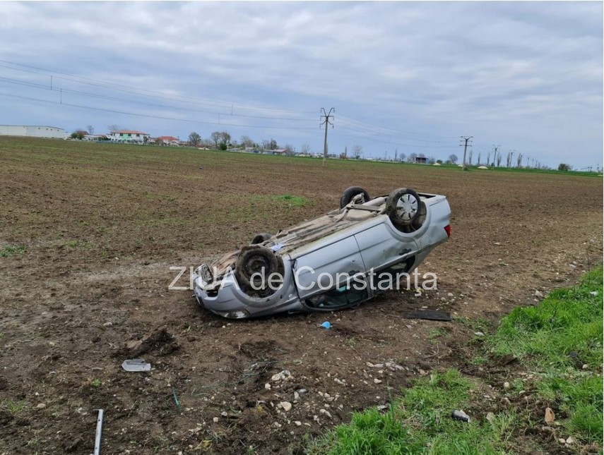  Accident rutier intre Salcia-Tudor si Cuza-Voda. Un tanar, rasturnat cu masina, preluat de un elicopter SMURD