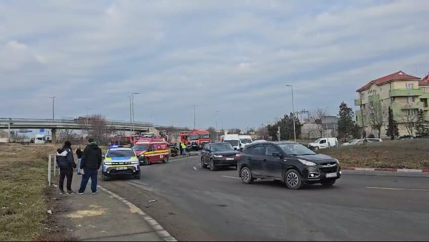 stiri constanta accident rutier cu victime in ovidiu trei autoturisme si un camion sunt implicate foto