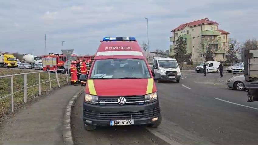 stiri constanta accident rutier cu victime in ovidiu trei autoturisme si un camion sunt implicate foto