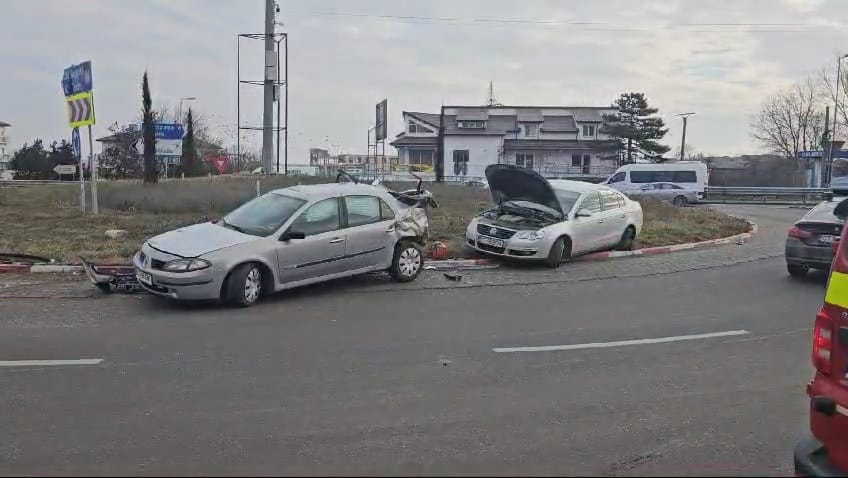 stiri constanta accident rutier cu victime in ovidiu trei autoturisme si un camion sunt implicate foto