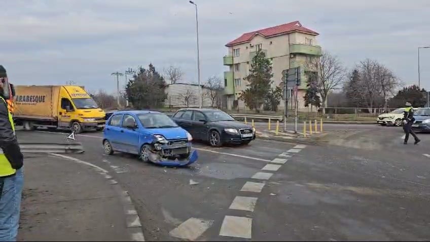 stiri constanta accident rutier cu victime in ovidiu trei autoturisme si un camion sunt implicate foto